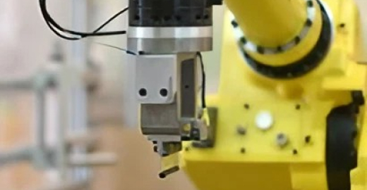 Robotic module for two-axis cutting